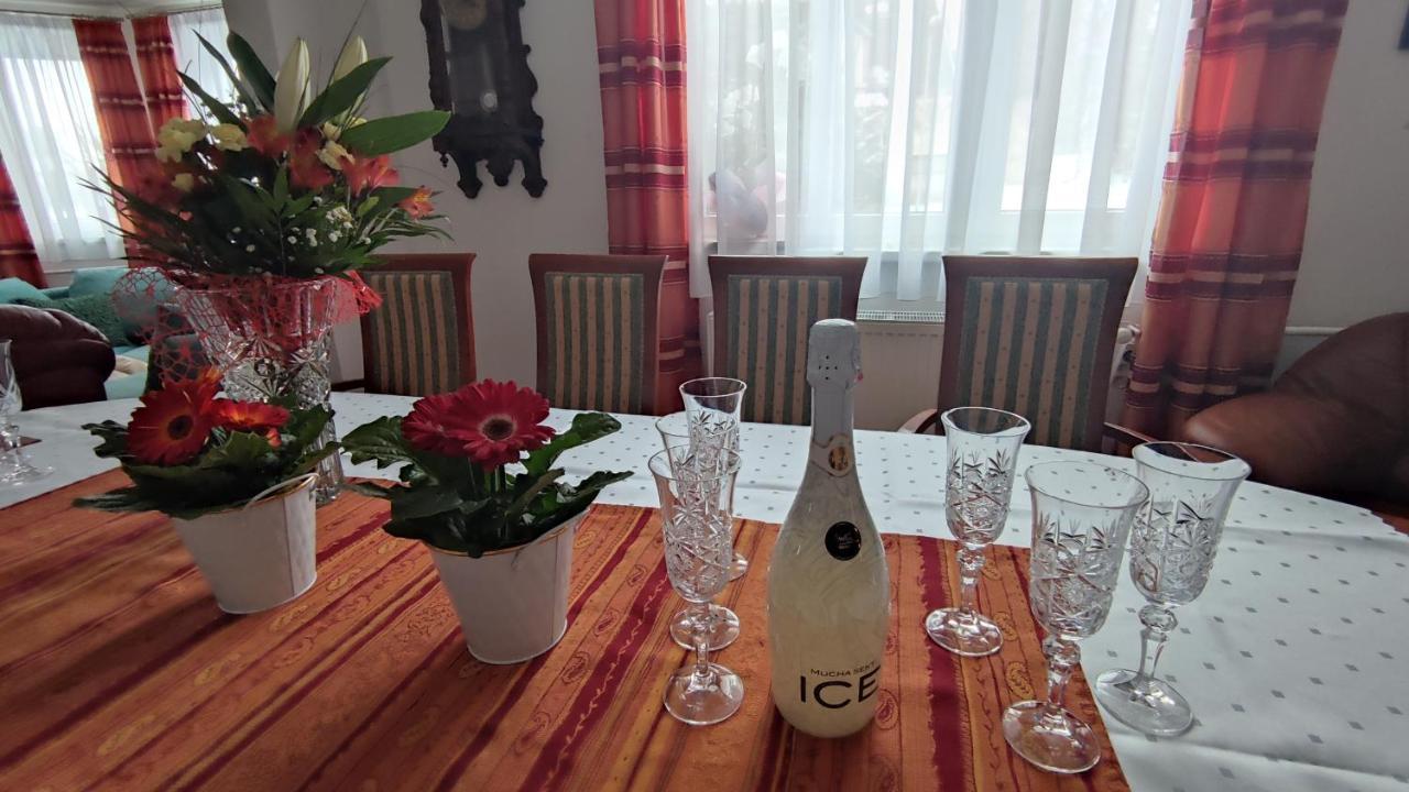 Holiday Home Moldava Екстериор снимка